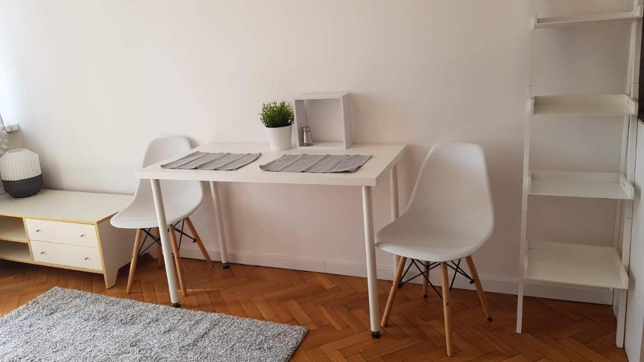 Apartament Plac Trzech Krzyzy وارسو المظهر الخارجي الصورة